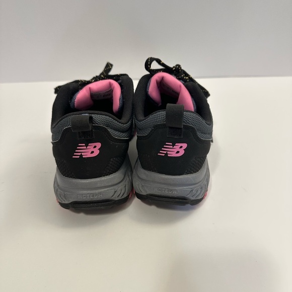 New Balance Women's 510v5 Trail Running Shoe Thunder/Pink Size 7.5 - Picture 3 of 11